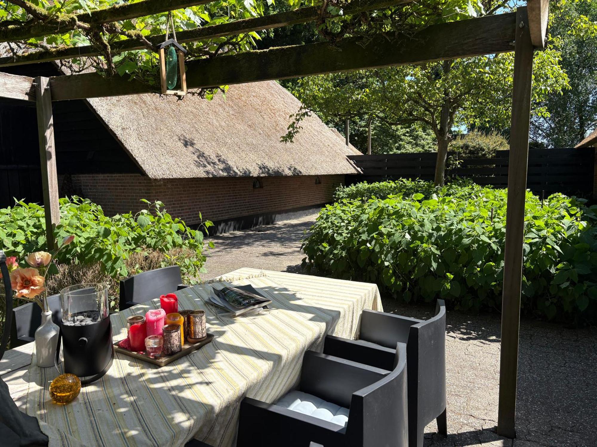 Luxe Hofstede Met Paardenstalling Lunteren Buitenkant foto